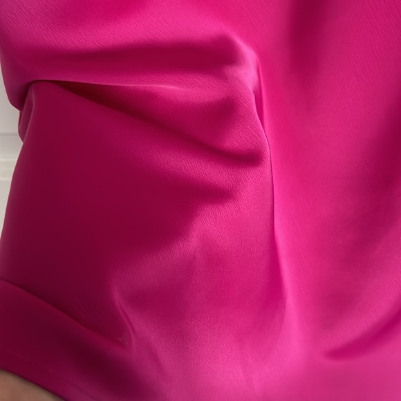 NWT - Beautiful pink skirt. Size 6. - Picture 2 of 5